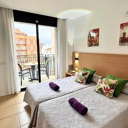 Sakura - Modern With Parking & Swimming Pool * 료렛 드 마르