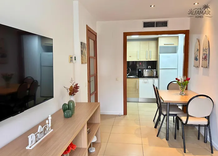 Sakura - Modern With Parking & Swimming Pool Apartment *