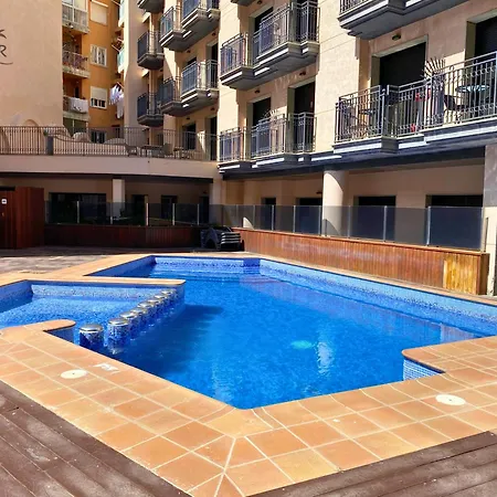 Sakura - Modern With Parking & Swimming Pool * 滨海略雷特